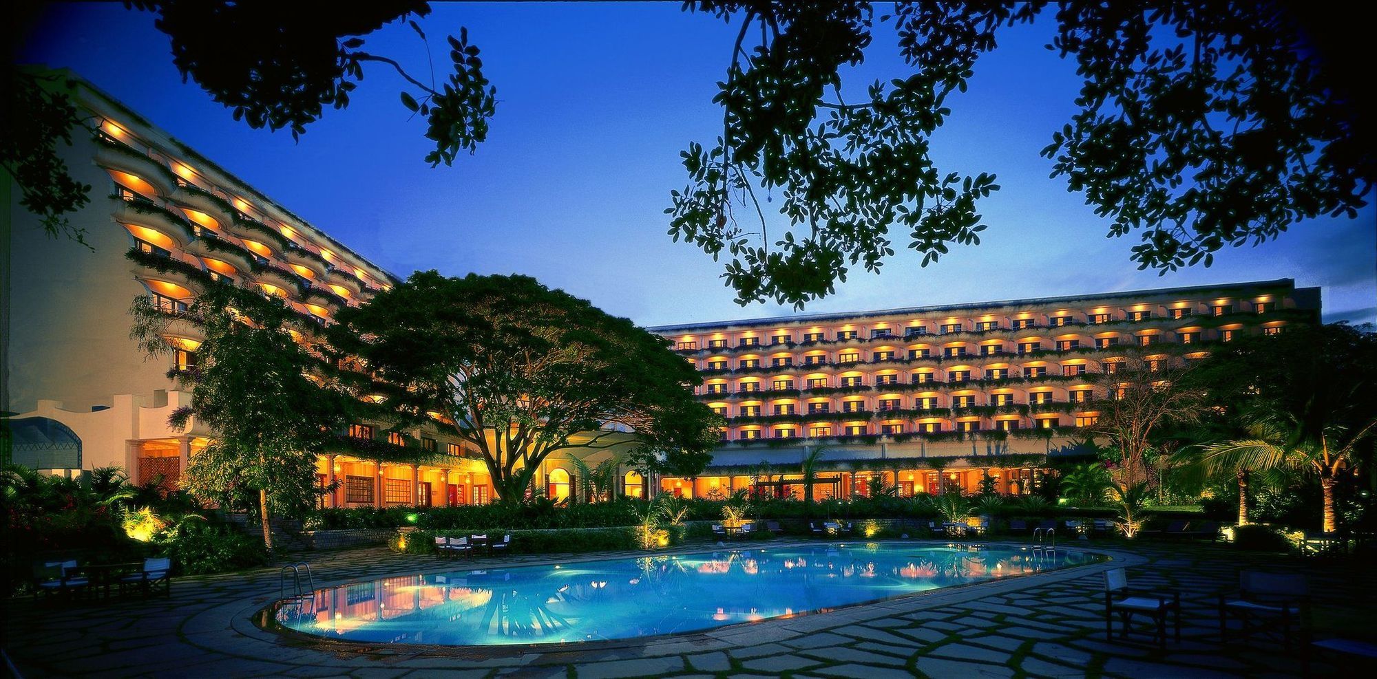 The Oberoi Bengaluru Hotel Exterior foto The Imperial Hotel